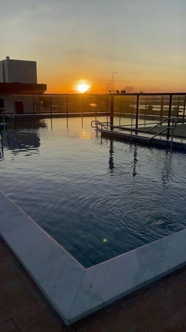 Apartamento Edificio Porto Atlantis, Com Rooftop, A 50m Do Mar